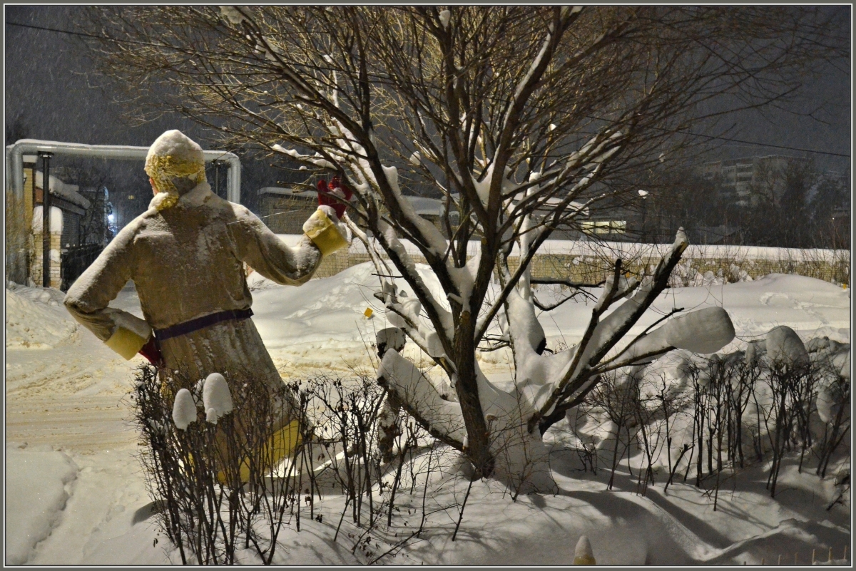 Корнев скульптор Дзержинск. Танцующий дедушка Ярославля. Отменили в виду морозов